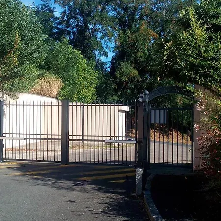 Swanara Holidays * Sarlat-la-Canéda