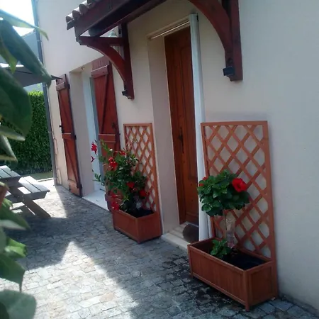 Swanara Holidays * Sarlat-la-Canéda