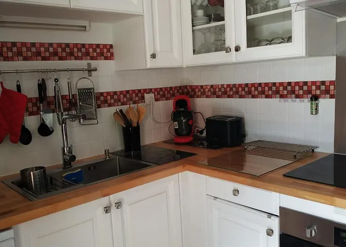 度假居 Swanara Holidays 萨尔拉拉卡内达